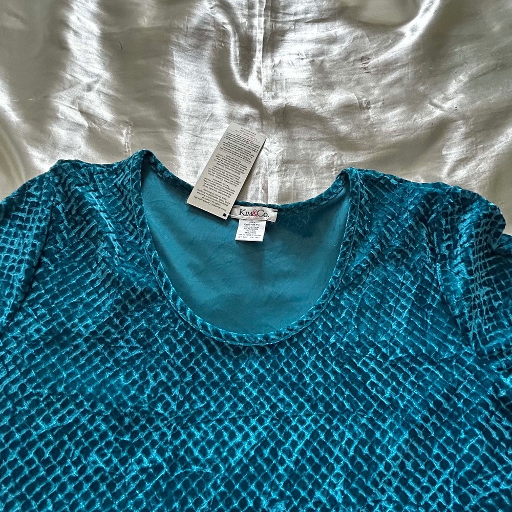 TUNIC, STRETCH, PEACOCK BLUE, SIZE 3X, VELVET, MADE IN MONTREAL CANADA, ROUND